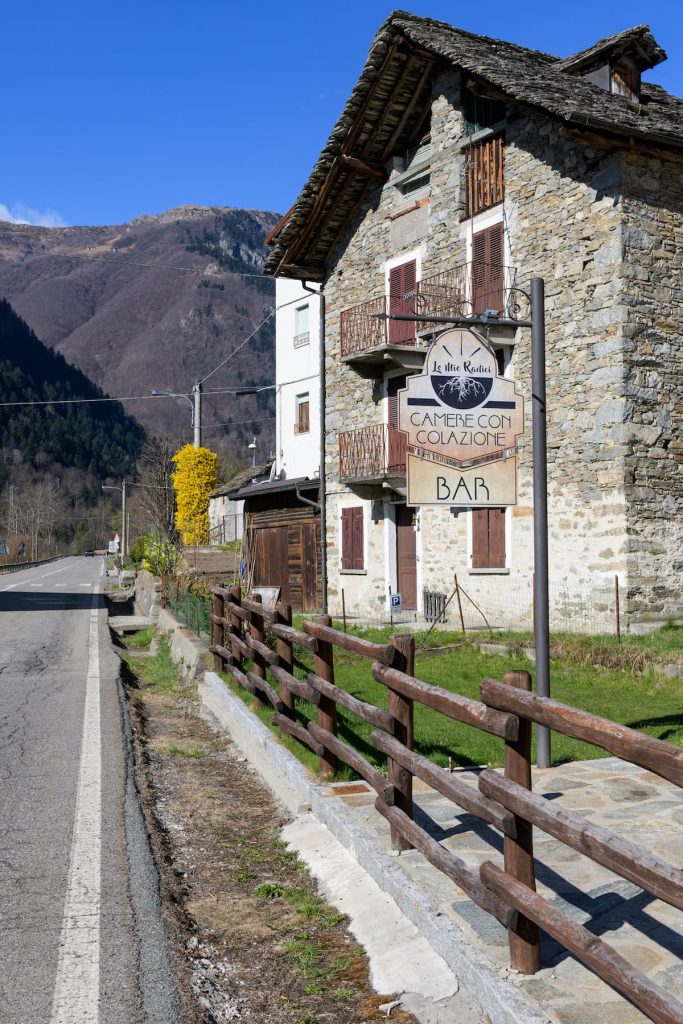 Insegna del Bed&Breakfast e bar